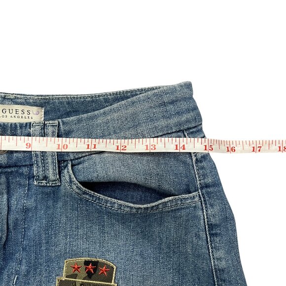 GUESS Military Patch Detail Women’s Size 27 Denim Mini Skirt Blue Raw Hem Y2K - Picture 4 of 11